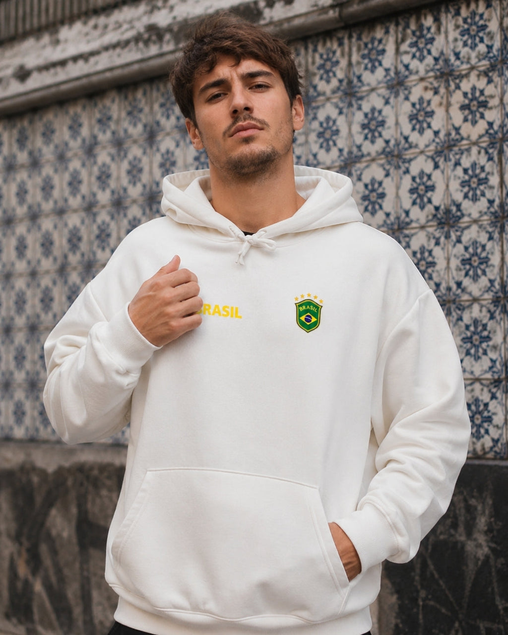 Moletom Brasil Escudo Bordado No Peito Com Capuz Casual