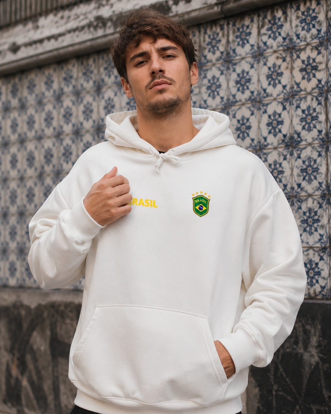 Moletom Brasil Escudo Bordado No Peito Com Capuz Casual